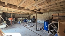 Maison à vendre 3 pièces  (61M²) Ancienne ferme avec dépendances sur 2 770 m² de terrain – La Brousse (17160)