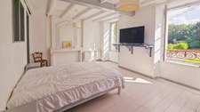 Character house for sale 4 rooms VARAIZE (17) WITH OUTBUILDINGS, BARNS