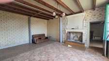 Maison à vendre 2 pièces 48m² LA BROUSSE (17) avec potentiel d'agrandissement.