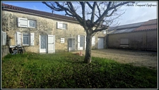 Maison viager à vendre occupé 5 pièces  proche de MATHA commune de THORS (17)