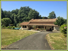 Propriété d'exception à vendre 7 pièces BRIZAMBOURG (17) avec vie de plain-pied, terrain de tennis, piscine- TERRAIN DE + 14300m² AVEC ETANG
