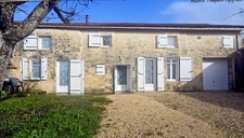 Maison rénovée 5 pièces  proche de MATHA commune de THORS (17) composée de 3 chambres