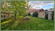 Maison à vendre 5 pièces d'environ 126m² à SAINT JEAN D'ANGELY (17) 4 chambres, 1 garage, proche centre ville, sur un terrain d'environ 400m²