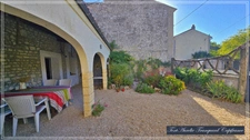 Maison à vendre 6 pièces VARAIZE (17) avec vie PLAIN-PIED possible - GRAND GARAGE - LUMINEUSE