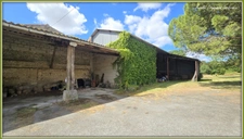 Maison FAMILIALE à vendre 8 pièces (226m²) à SAINT PIERRE DE JUILLERS (17) sur plus d'1 hectare de terrain avec HANGAR et DEPENDANCES