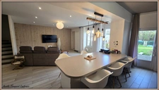 Maison à vendre 5 pièces d'environ 126m² à SAINT JEAN D'ANGELY (17) 4 chambres, 1 garage, proche centre ville, sur un terrain d'environ 400m²