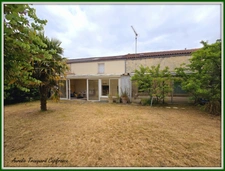 Maison CLIMATISEE, à vendre 7 pièces FONTENET (17) belle CHARENTAISE avec chambre et bureau au rez-de-chaussée. 