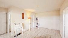 Appartement à vendre 3 pièces SAINT JEAN D'ANGELY (17) au rez-de-chaussée, 1 place de parking + accès piscine