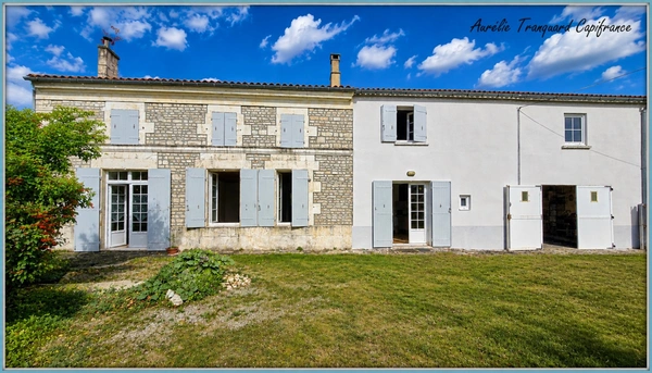 Maison CLIMATISEE, à vendre 7 pièces FONTENET (17) belle CHARENTAISE avec chambre et bureau au rez-de-chaussée. 