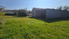 Maison à vendre 3 pièces  (61M²) Ancienne ferme avec dépendances sur 2 770 m² de terrain – La Brousse (17160)