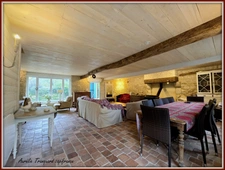 Maison à vendre 4 pièces ANTEZANT LA CHAPELLE (17) LONGERE/ maison charentaise avec dépendances