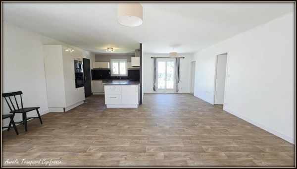 Maison PLAIN-PIED à vendre 4 pièces SAINT SAVINIEN (17) proche COMMODITES avec GARAGE
