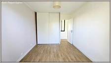 Maison PLAIN-PIED à vendre 4 pièces SAINT SAVINIEN (17) proche COMMODITES avec GARAGE