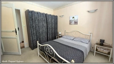 House for sale, 5 rooms, VARAIZE (17), single-storey on 2383m² of fully enclosed land