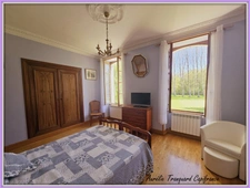 Maison BOURGEOISE à vendre 6 pièces + DEPENDANCES,  à FONTENET (17400) composée de 4 chambres, bordée d'un petit ruisseau et 6300m² de terrain
