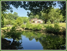 Propriété d'exception à vendre 7 pièces BRIZAMBOURG (17) avec vie de plain-pied, terrain de tennis, piscine- TERRAIN DE + 14300m² AVEC ETANG