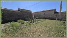 Ensemble immobilier à vendre 14 pièces LES EGLISES D'ARGENTEUIL (17)- maison principale + gîte + dépendances