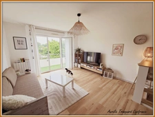 Appartement à vendre 3 pièces SAINT JEAN D'ANGELY (17) sans Travaux avec places de parking