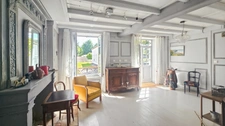 Character house for sale 4 rooms VARAIZE (17) WITH OUTBUILDINGS, BARNS