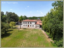 Maison BOURGEOISE à vendre 6 pièces + DEPENDANCES,  à FONTENET (17400) composée de 4 chambres, bordée d'un petit ruisseau et 6300m² de terrain