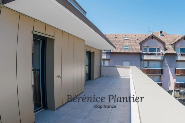 Appartement 4 pièces en duplex  à ANNEMASSE centre au calme