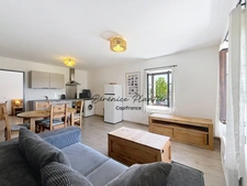 Appartement rénové avec deux espaces de vie indépendants