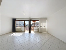 Appartement traversant au calme dans belle copropriété