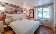A vendre, Les Arcs-sur-Argens, Var – Rez-de-bastide avec esprit maison, 685 m² de jardin privatif, vue panoramique sans vis-à-vis et revenu locatif possible.