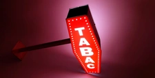 À vendre à Fréjus, Var : Tabac Loto-PMU sur axe très passant. Affaire récente de 80 m², EBE reconstitué de 300 000 €, loyer mensuel TTC de 1392 € charges incluses, bail commercial de 2022. Opportunit