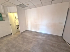 A VENDRE, Local commercial, 40 m², Proche Flots Bleus, Port de Saint Laurent du Var 06700, Alpes-Maritimes