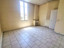 A louer - Bureaux avec parkings - 87 m² - Drap 06340