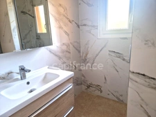 A louer, Bureaux de 200 m² avec Terrain de 1 800 m²,  Plaine du Var, Nice 06200, Alpes-Maritimes