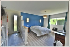 NEAR DAX (10 mins EAST) - MAGNIFICENT 7-ROOM VILLA from 2007, single storey - SWIMMING POOL - 4 BATHROOMS