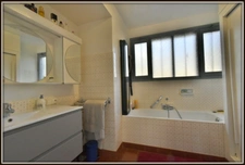 NEAR MONT DE MARSAN (20 min WEST side) - MAGNIFICENT LANDES VILLA of 266 m2 - 7 BEDROOMS