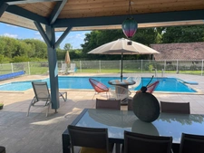 PROCHE DAX ( 5 mn ) - ANCIEN CORPS DE FERME RENOVE DU XVIII° - DEPENDANCES - PISCINE