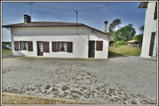 NEAR DAX (halfway between Dax and Mont de Marsan) PROPERTY with 2 HOUSES - GARAGE + 2 OUTBUILDINGS 