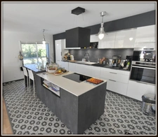 NEAR DAX (10 mins EAST) - MAGNIFICENT 7-ROOM VILLA from 2007, single storey - SWIMMING POOL - 4 BATHROOMS