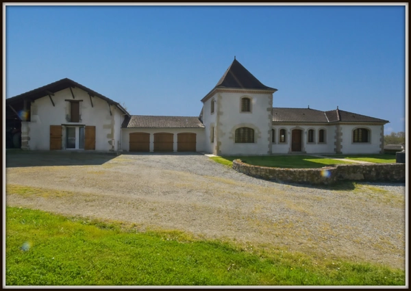 PROPRIETE 13 Ha - MAISON DE MAITRE + APPARTEMENT - CLASSE ENERGIE B