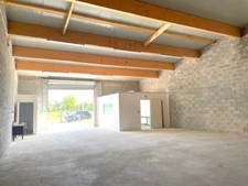 NEAR MONT DE MARSAN - 170 m² WAREHOUSE with Office - Year 2022  