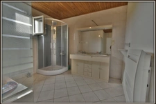 PROCHE DAX ( 10 mn côté EST ) - BELLE CONTEMPORAINE T5 - PISCINE - GARAGE 48 m²