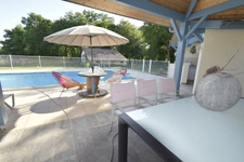 NEAR DAX (5 mins) - OLD RENOVATED 18TH CENTURY FARMHOUSE - OUTBUILDINGS - SWIMMING POOL