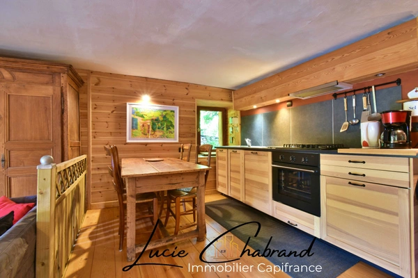 Maison à vendre 10 pièces  (05)