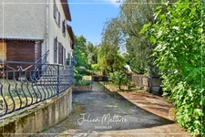 Grande maison familiale de 330 m² Carrez sur 1400 m² de terrain - 4 chambres, sous-sol complet et combles aménagés