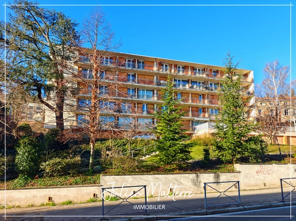 Appartement 4 pièces 86 m2 - 785 € (plus charges locatives 140 € et garage 80 €)