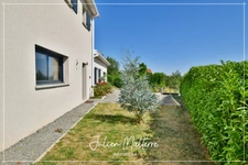 Recent house of 170 m² on 2100 m² of preserved land, 7 rooms, 5 bedrooms including dressing room, 85 m² garage in MAROLS (42)