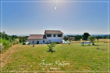 Recent house of 170 m² on 2100 m² of preserved land, 7 rooms, 5 bedrooms including dressing room, 85 m² garage in MAROLS (42)