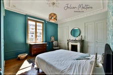 A 1920s bourgeois house with 210 m² of living space and outbuildings, 6 bedrooms, in the heart of St-Etienne