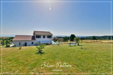 Recent house of 170 m² on 2100 m² of preserved land, 7 rooms, 5 bedrooms including dressing room, 85 m² garage in MAROLS (42)