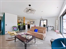 St-Just-St-Rambert, architect-designed house, 147 m², 4 bedrooms, double garage on a 985 m² plot