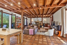 Grande maison familiale de 330 m² Carrez sur 1400 m² de terrain - 4 chambres, sous-sol complet et combles aménagés